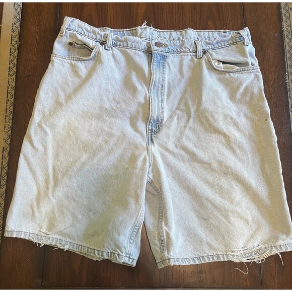 Vintage Levi's 550 Light Wash Distressed Denim Jean Shorts Jorts Size 42" Waist - Picture 1 of 13